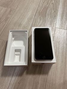 iPhone SE 第2世代 SE2 ホワイト　64GB SIMフリー シムフリー 本体 端末　美品